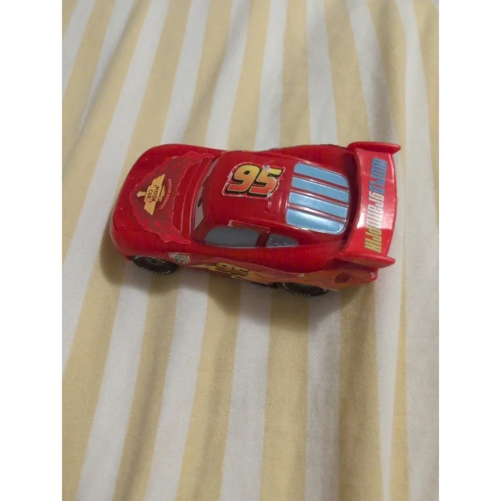 Disney Pixar Cars Die Cast Lightning McQueen Grand Prix 3